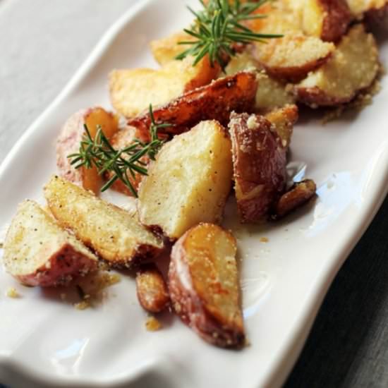 Crispy Rosemary Roast Potatoes