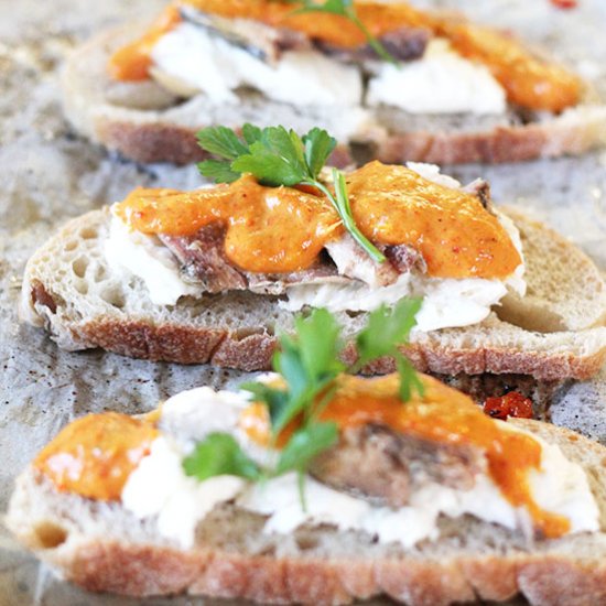 Roasted Pepper & Mozzarella Toast