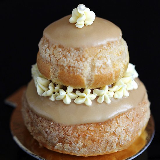 Caramel Religieuse cream puffs