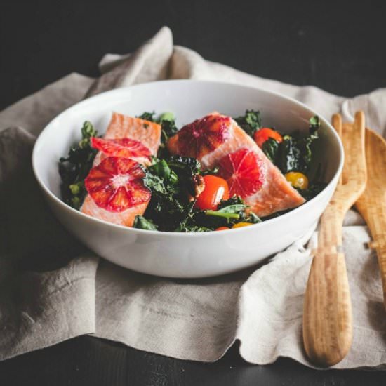 Roasted kale and salmon detox salad