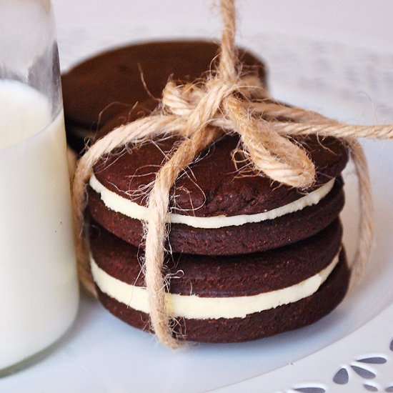 Homemade oreo cookies