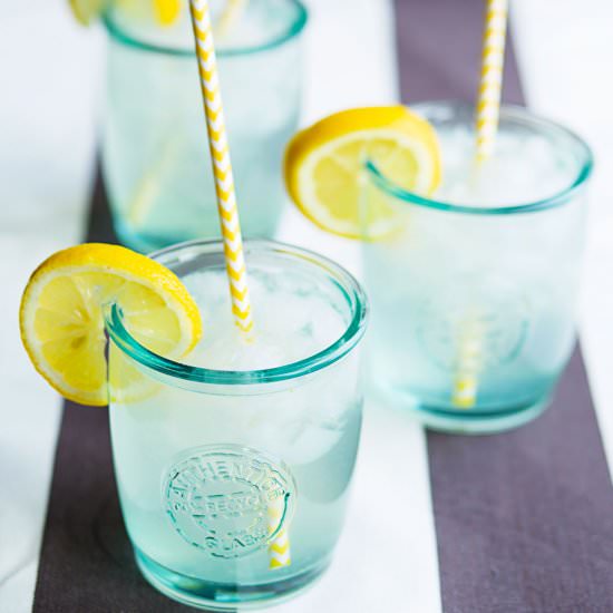 Classic Refreshing Lemonade