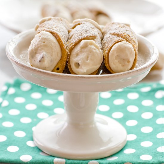 How to Make Cannoli Cream