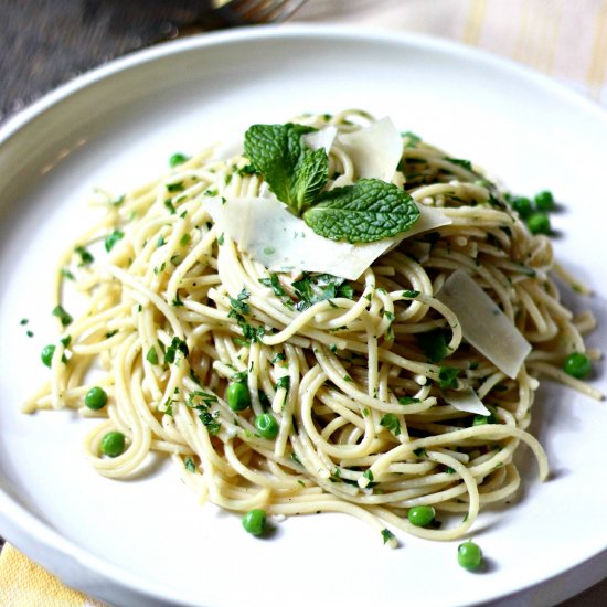 Simple Spaghetti with Spring Peas