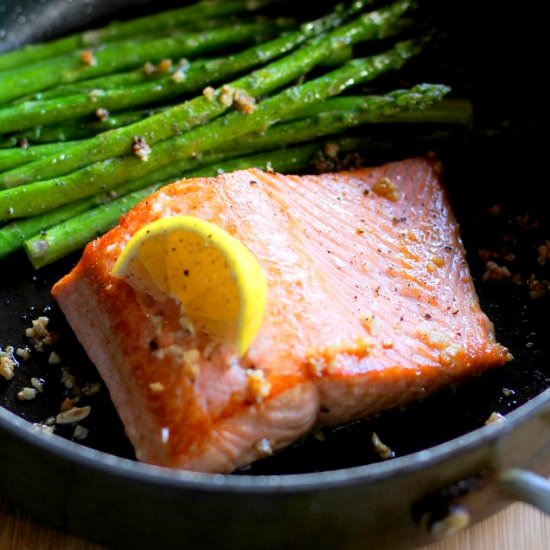 Pan-Seared Salmon and Asparagus