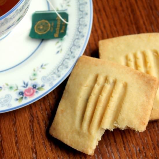 Lemon Lavender Shortbread Cookies