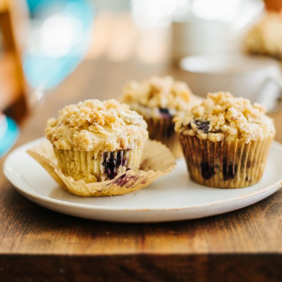 Crumble top blueberry muffins