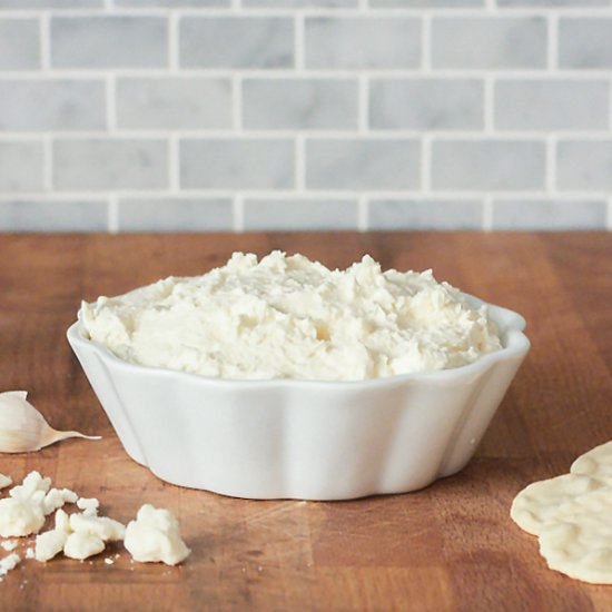 Feta & garlic party dip