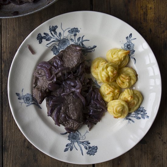 Fillet of Beef with Red Onions