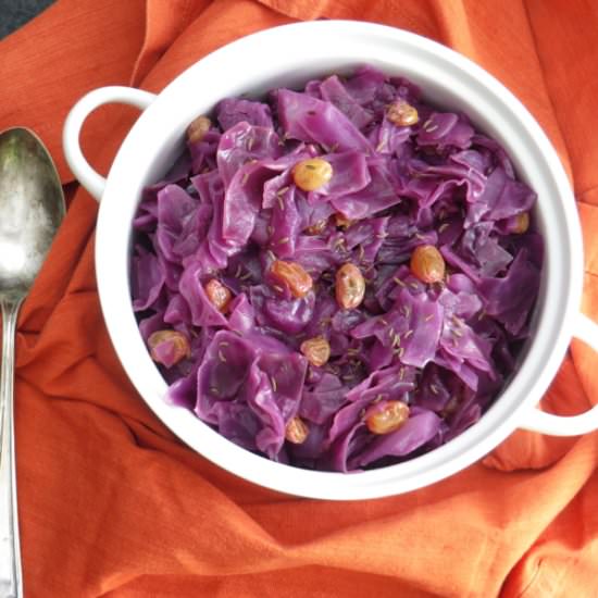 Tangy Braised Cabbage with Raisins