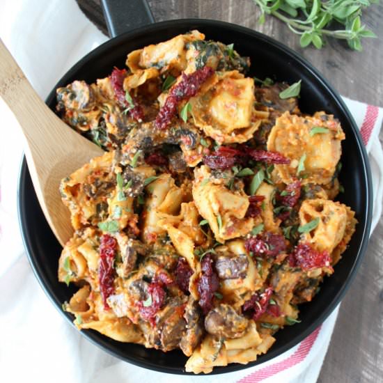 One Pot Vegetarian Pesto Tortellini