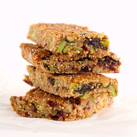 Pistachio & Quinoa Granola Bars