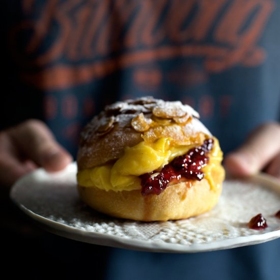 Milk Bun with Pineapple Custard