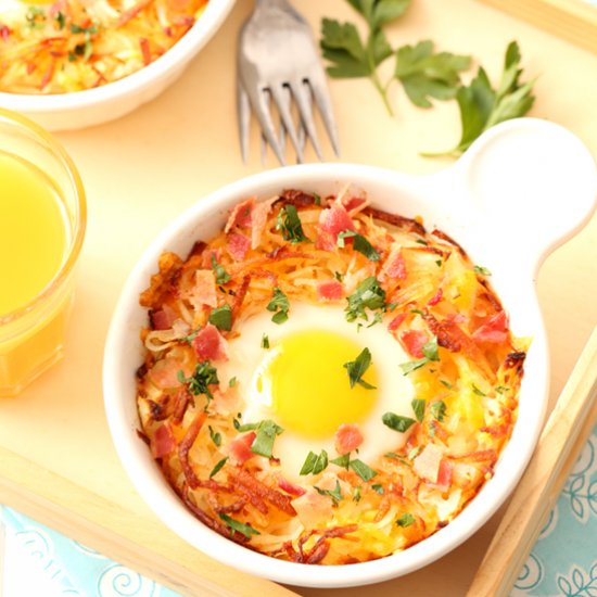 Baked Eggs in Cheesy Hash Browns