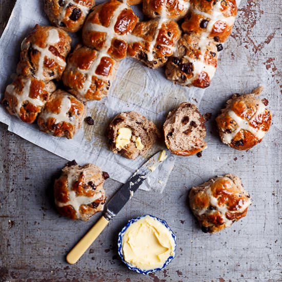 Chocolate chunk hot cross buns