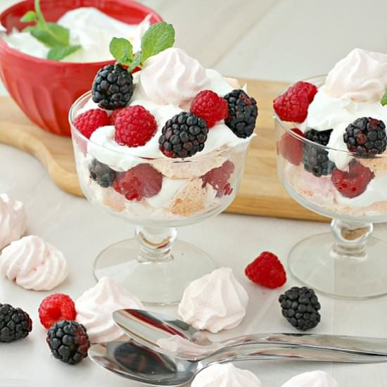 Eton Mess (Meringue & Fruit Trifle)