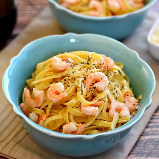 Parmesan Garlic Shrimp Fettuccine