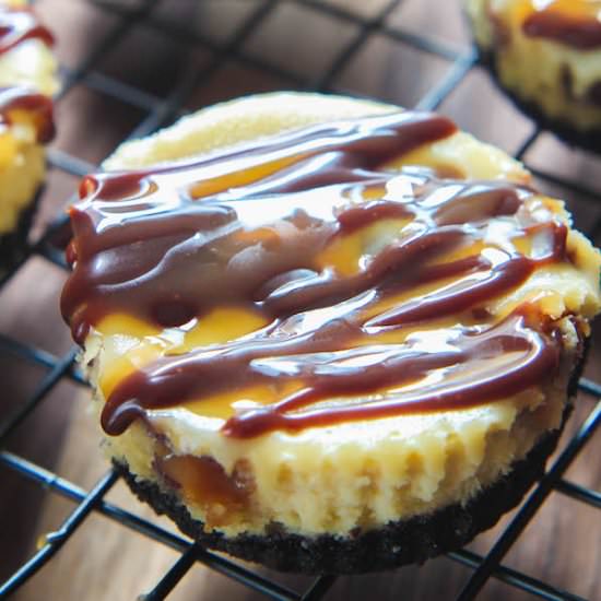 Mini Twix Cheesecakes