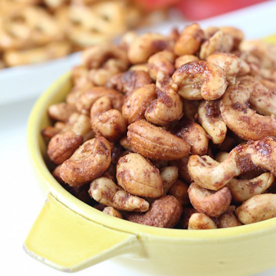 Apple Cinnamon Roasted Cashews