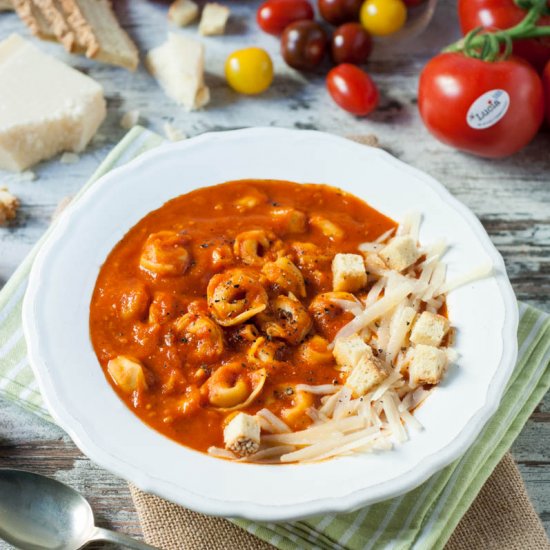 Tomato Tortellini Soup