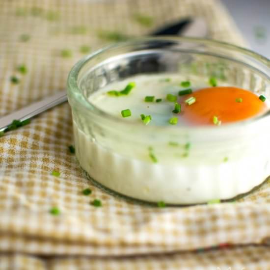 ‘Oeufs en cocotte’ (Oven-baked egg)