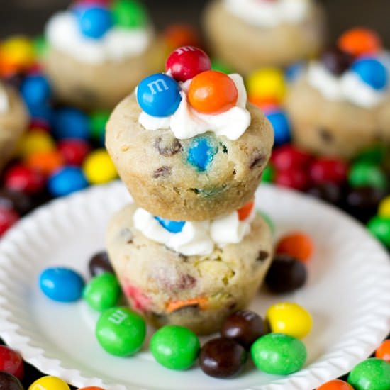 CRISPY M&M COOKIE CUPS