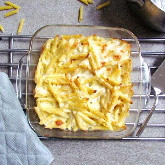 Mozzarella pasta bake