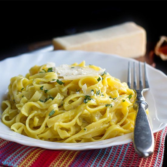 Quick & Easy Creamy Saffron Pasta