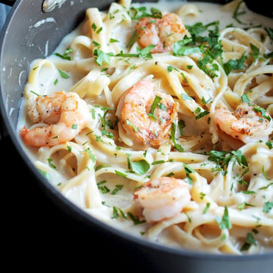 Creamy White Wine Shrimp Alfredo