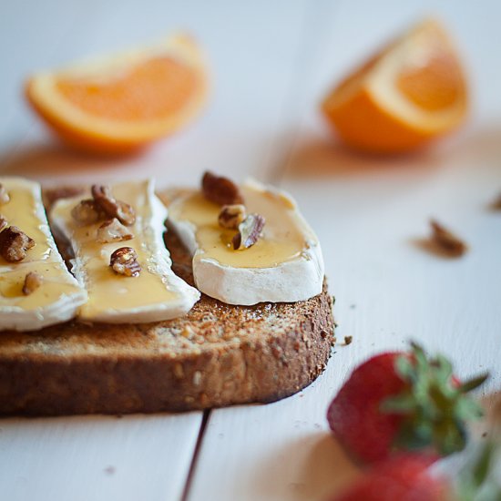 Baked Brie Toast