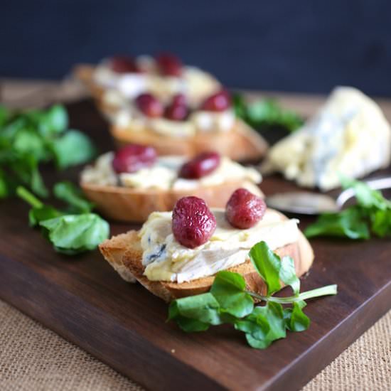 Crostini with Blue Cheese