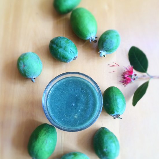 Feijoa and Spirulina Smoothie