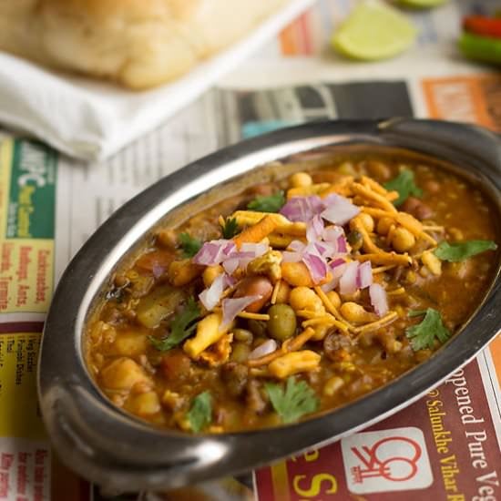 Misal Pav – Mumbai Streetfood