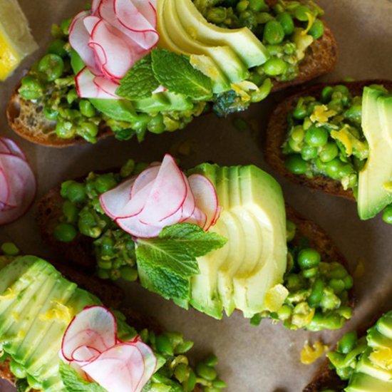 Smashed Spicy Pea Bruschetta