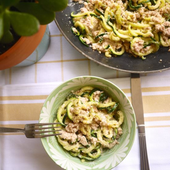 Garlic and Tuna Zucchini Noodles