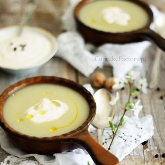 Spicy cauliflower soup