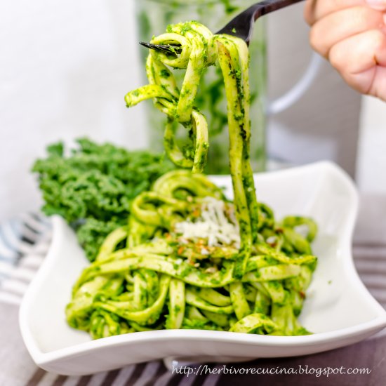 Fettuccine in Kale Spinach Pesto