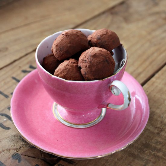 Paleo dark chocolate truffles