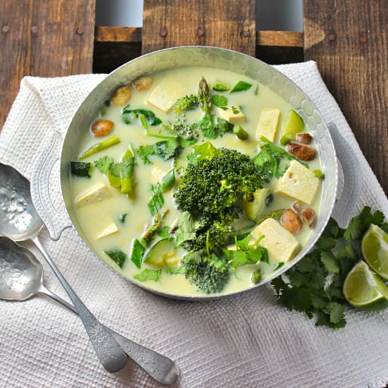 Thai Green Coconut Curry (Vegan)