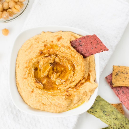 Easy 6 Ingredient Red Pepper Hummus