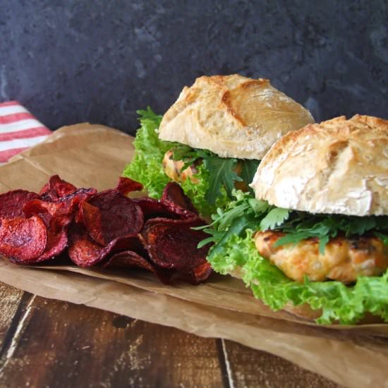 Salmon burger with beet chips