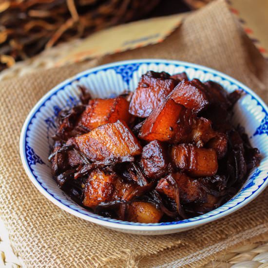 Braised Pork Belly with Dried Beans