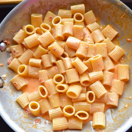 Rigatoni with Vodka Sauce