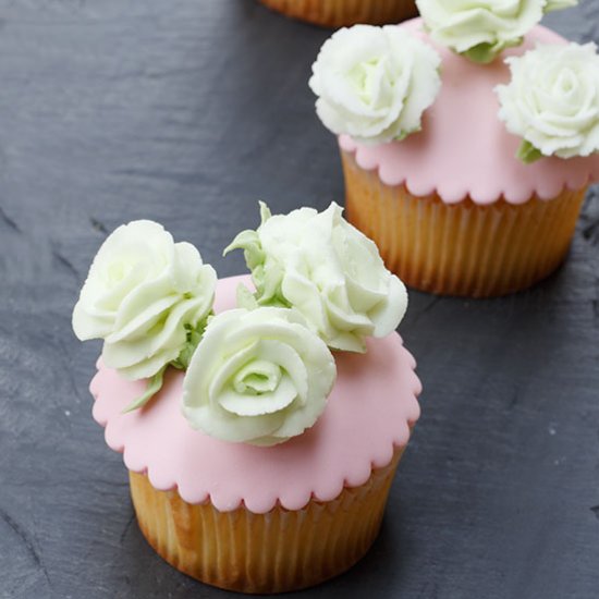 Toothpick Royal Icing Piped Roses