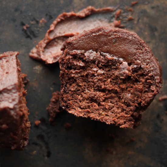 Moist Paleo Chocolate Cupcakes