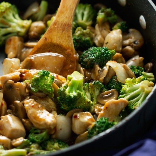 Ginger Chicken Stir-Fry Broccoli