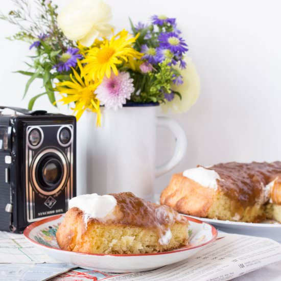 Rhubarb and cream cake