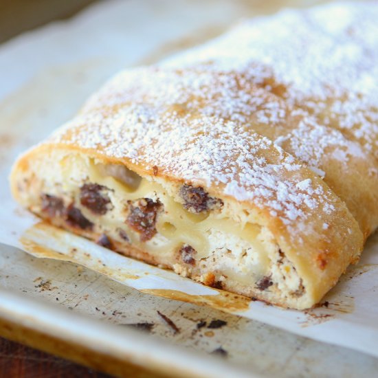 Ricotta and Raisins Strudel