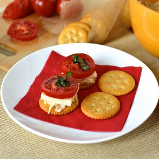 Chicken Caprese Crackers