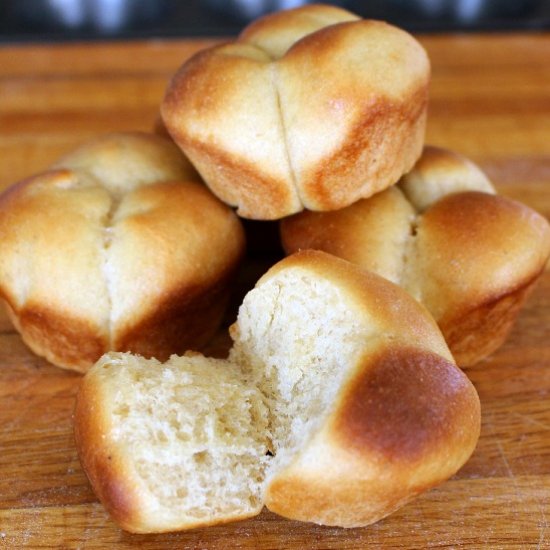 Wheat Cloverleaf Rolls